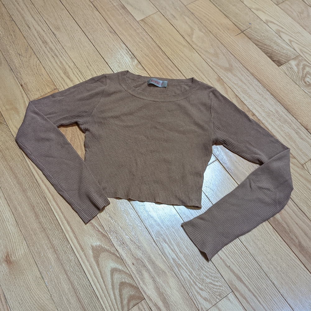 Tan long sleeve crop top